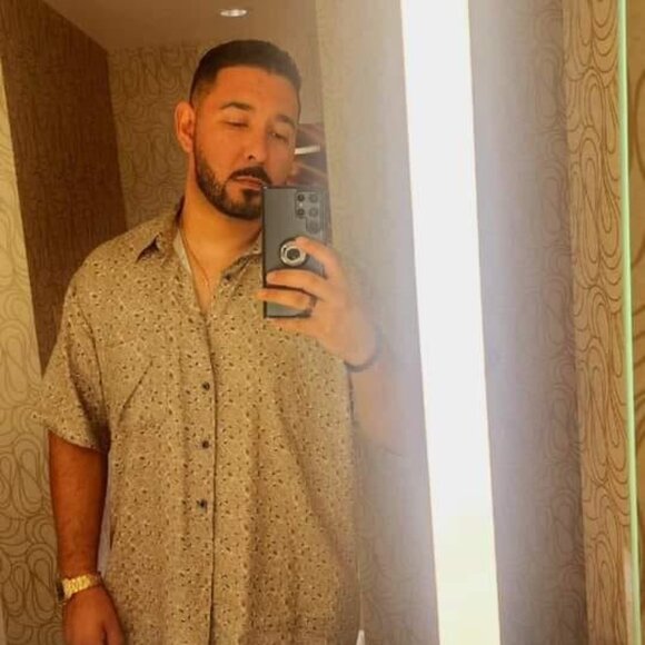 Meet your Posher, Humberto - Picture 2 of 4